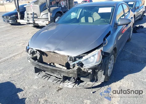 2019 Hyundai Elantra Se from USA, damaged, VIN 5NPD74LF7KH470312